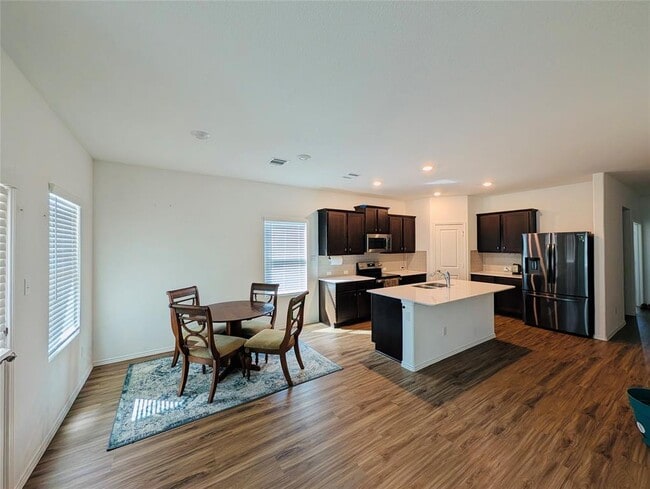 Photo - 100 Red Buckeye St