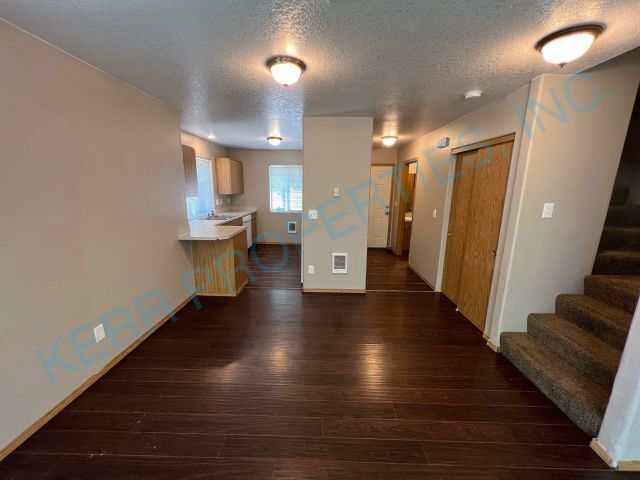 Photo - 15514 SE Stark St