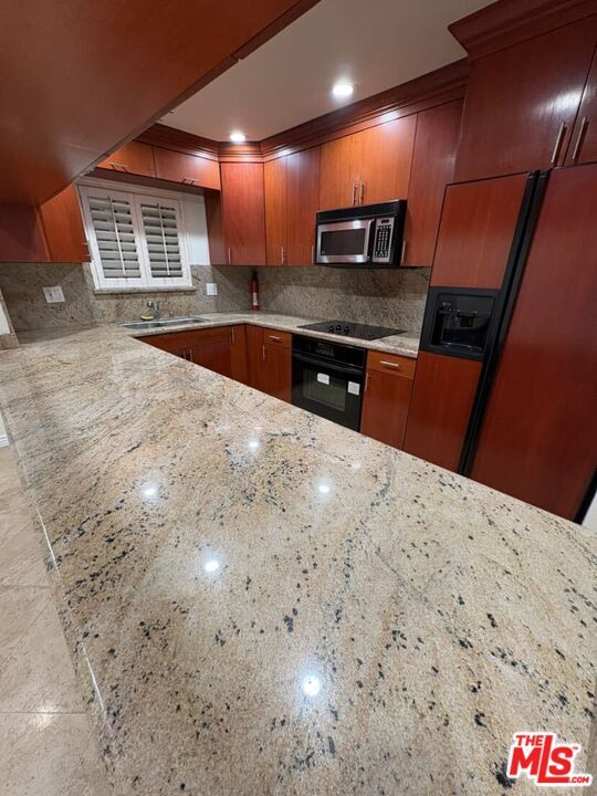 Photo - 8909 Burton Way