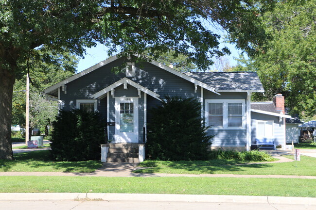 Building Photo - 1123 W 20th St Rental