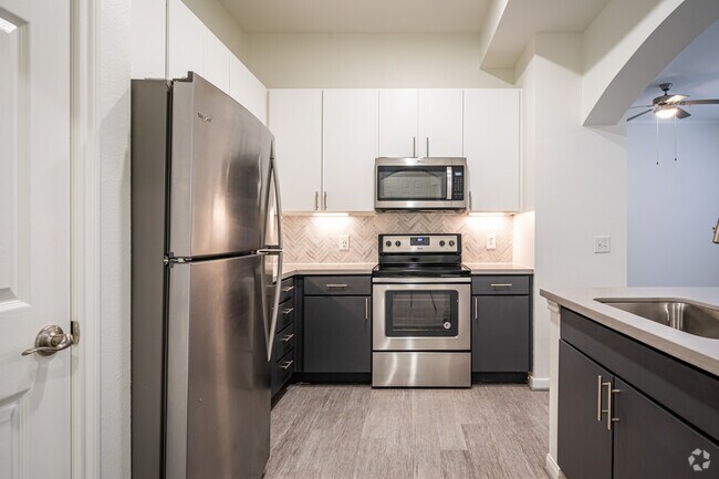 1 habitación, 1 baño - 988 pies cuadrados - Marquis Enclave