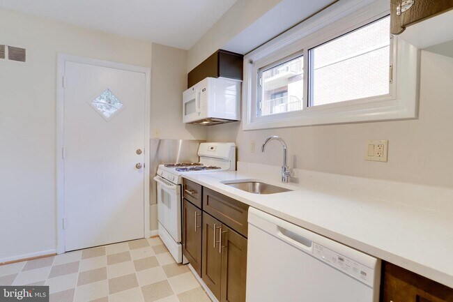 Photo - 1306 N Barton St