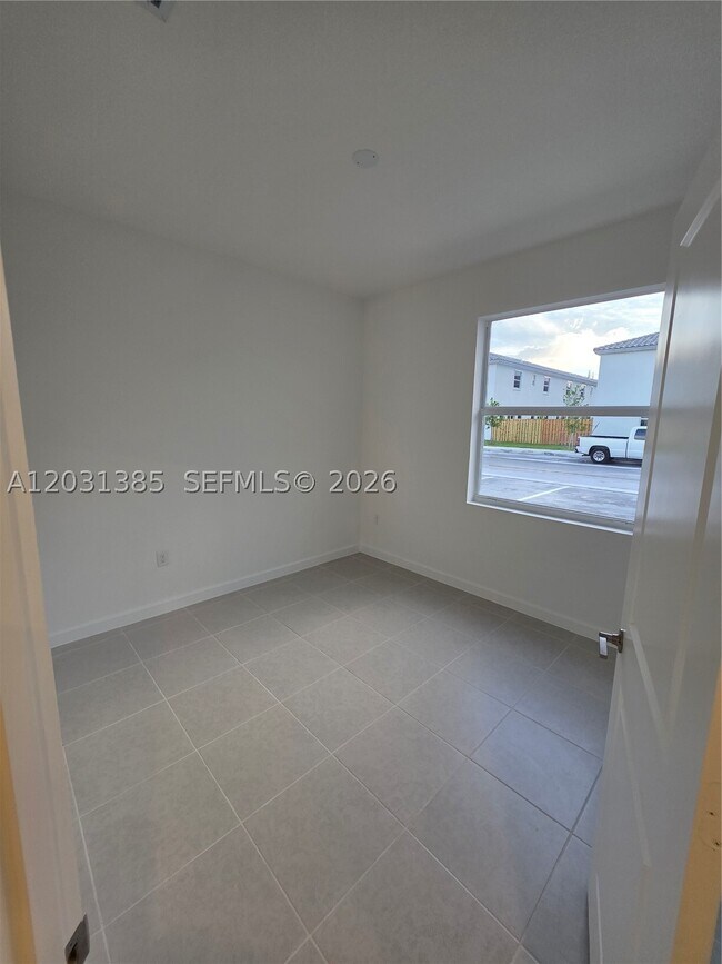 Photo - 267 NW 11th St