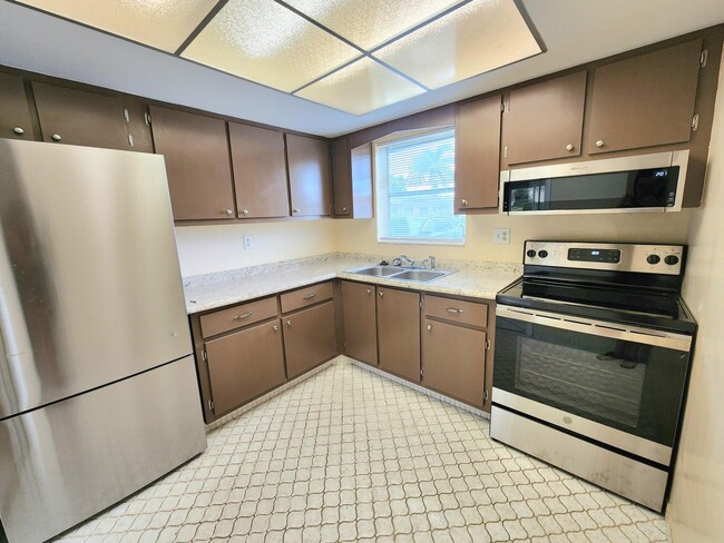 Photo - 2711 Barkley Dr W Unidad 1