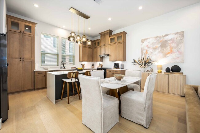 Photo - 3028 Lamar St