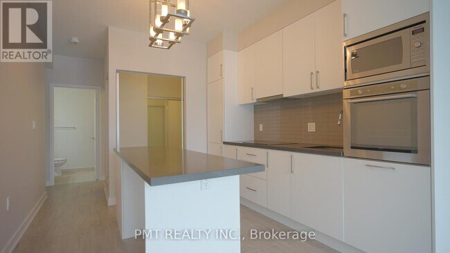 Photo - 27 Bathurst St Unité 1712