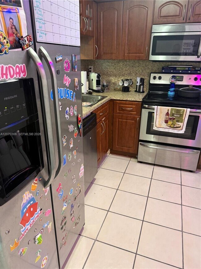 Photo - 11800 SW 18th St Unit 407-4