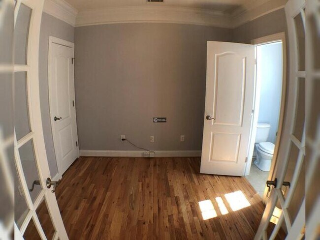 Charming 2BR + Den 2.5BA Townhome w/ Garage!