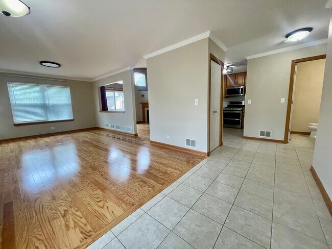 Photo - 517 Willow Way