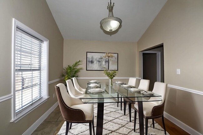 Photo - Stylish and Spacious 4-Bedroom Home PLUS C...