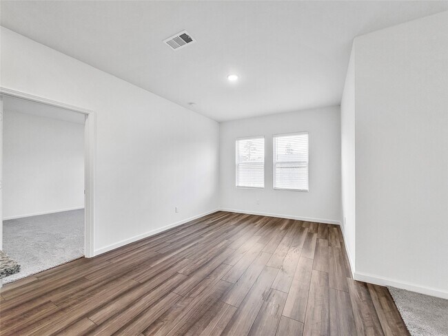 Photo - 28410 Selsdon Ct