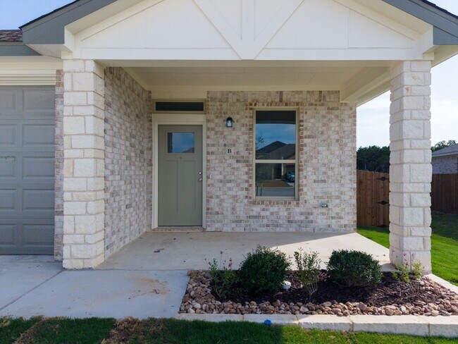 Building Photo - 505 Adley Ave Unit B