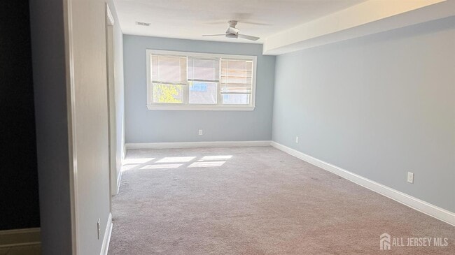 Photo - 396 College Dr