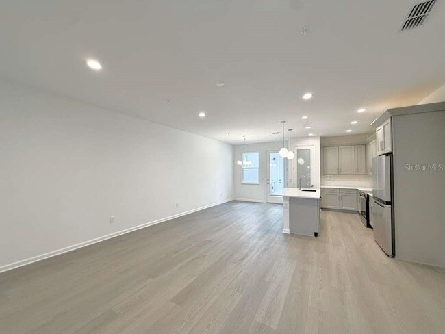 Photo - 1866 Falconhurst Ln