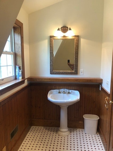 Bathroom - 54 Norristown Rd Unit Carriage House