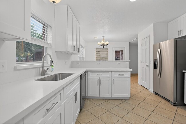 Building Photo - 17627 S Summit Canyon Dr