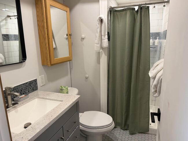 Photo - 220 Mountainside Dr Unit 402