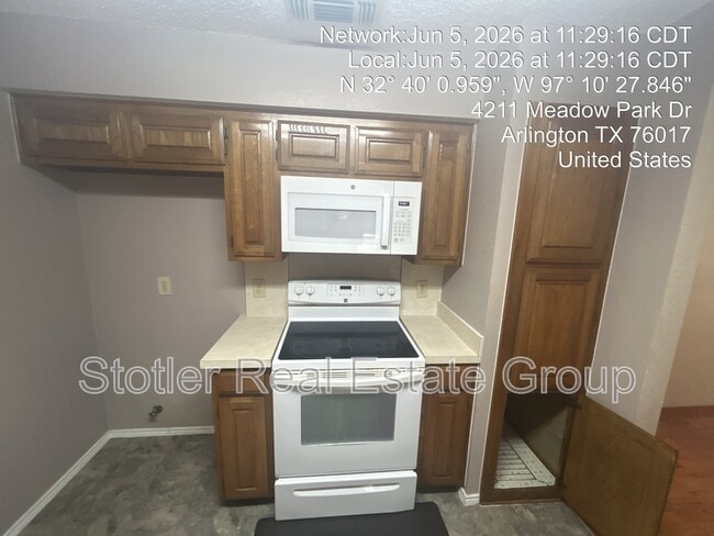4211 Meadow Park Dr