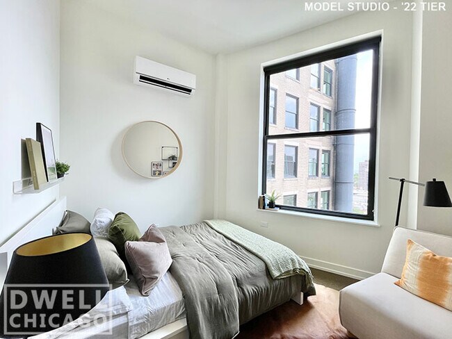 Photo - 1133 W Lawrence Ave