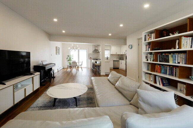 614 Gorge Rd Unit 2