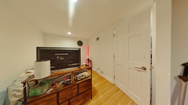 Photo - 2947 N Racine Ave Unit Gdn