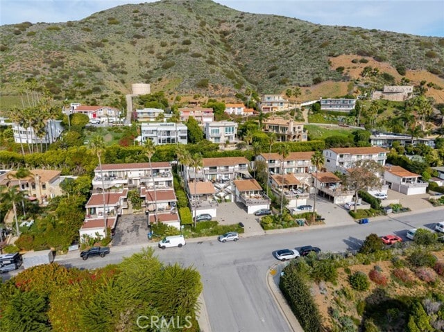 Photo - 11813 Ellice St