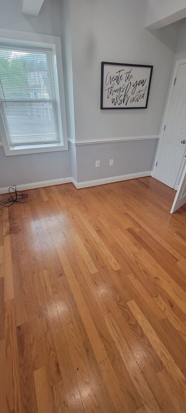 Photo - 218 Main St Unit Office Space Available $750
