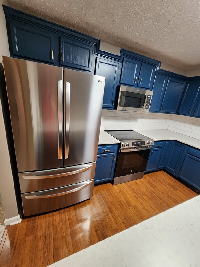 Photo - 5716 Hascall St