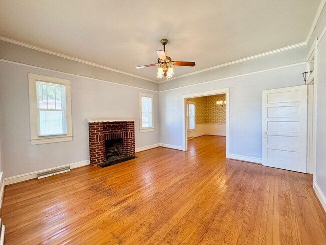 Photo - Come Check Out This Adorable Home!