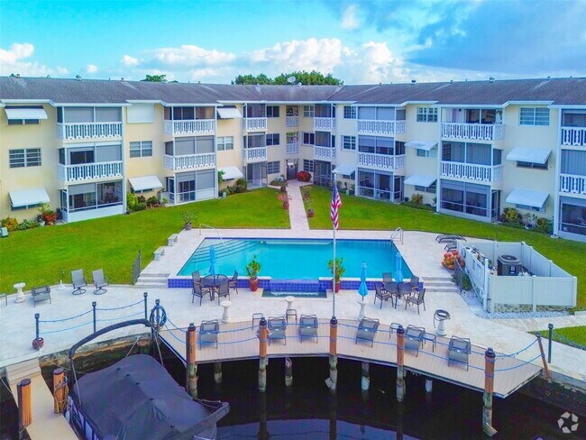 Building Photo - 700 Pine Dr Unit 308 Rental