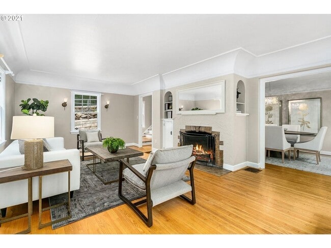 Building Photo - 44 NW MacLeay Blvd Unit NW Macleay #A - BB 65% Rental