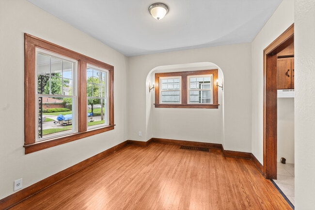 180 Eldred Ave