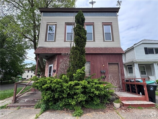 Building Photo - 244 Broad St Rental