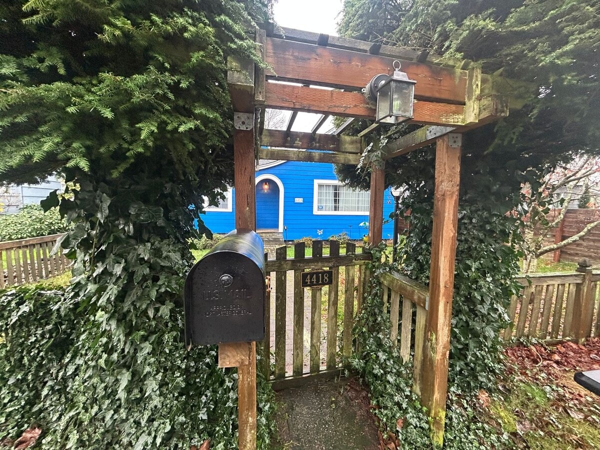 Photo - Tacoma Craft man house 3 bd, 1bath with large back yard!