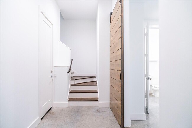 Photo - 5869 E Post Oak Ln