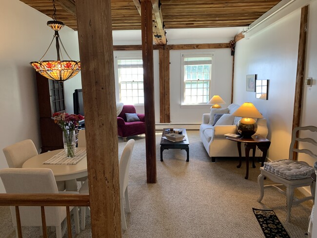 Photo - 40 Web Ave Unidad 4