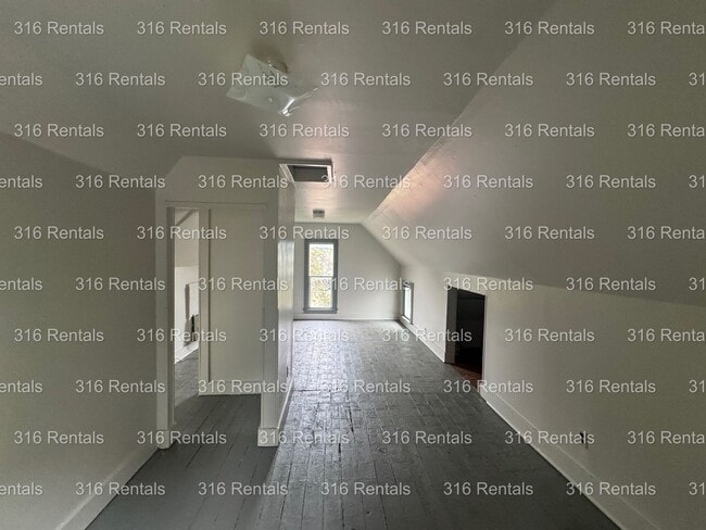Building Photo - $795 - 2 bed 1 bath - Single Family Home
