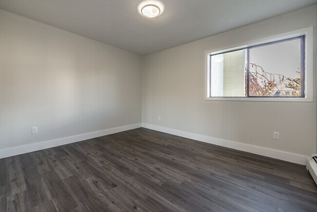 Photo - Sir Francis Drake Apartments