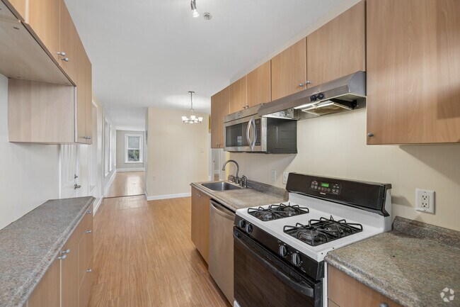 3BR, 1BA - 1,086SF - Unit 4 - Kitchen