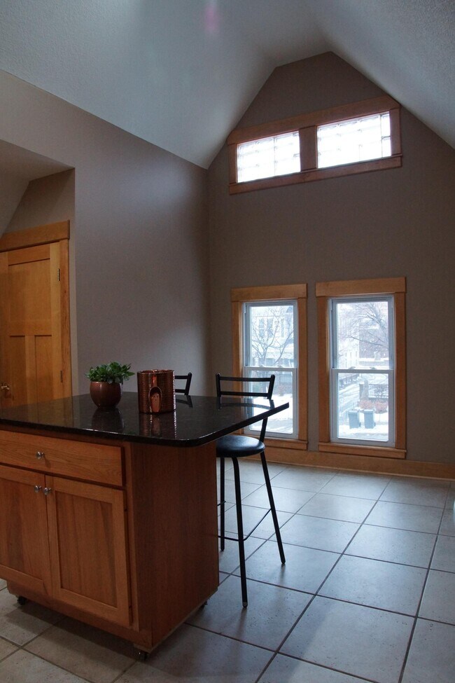 Photo - 513 W Franklin Ave