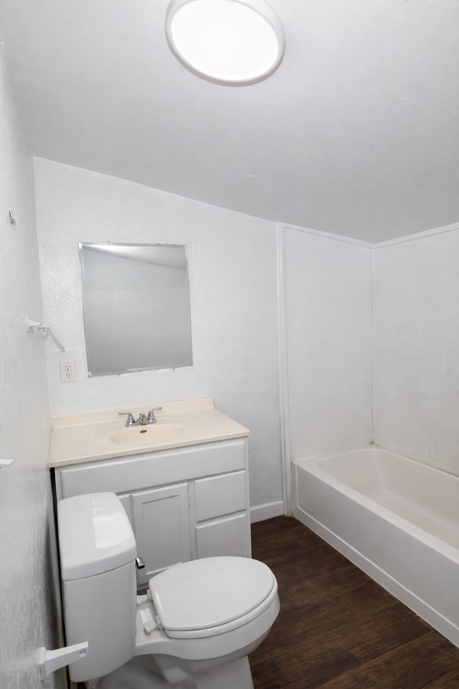 645 W Davis Loop