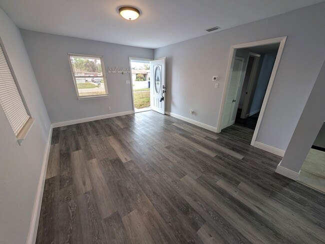 Photo - 7173 Darien Way