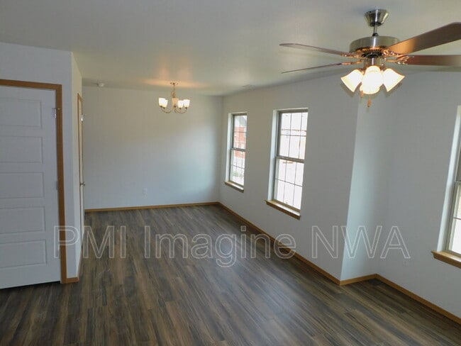 Photo - 265 S Rolling Woods Way