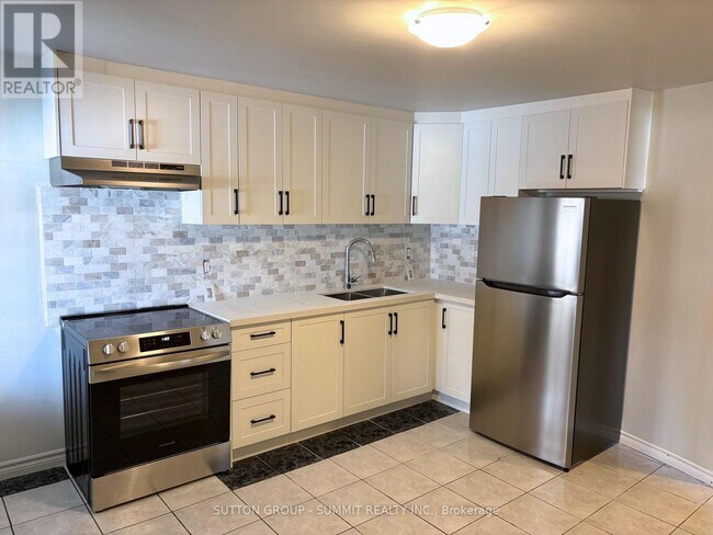 Photo - 2005 Dufferin St