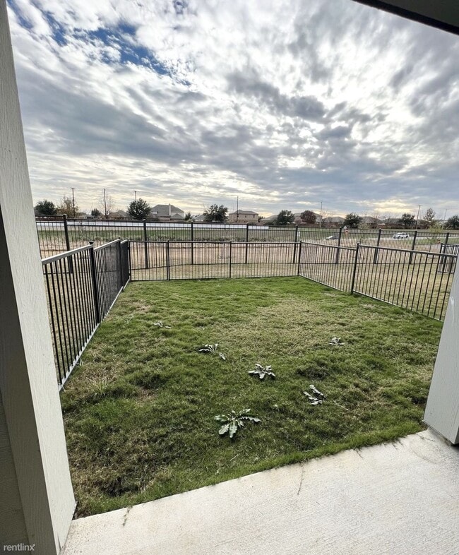 Photo - 1 br, 1 bath Condo - 301 W FM 1187  1 bath