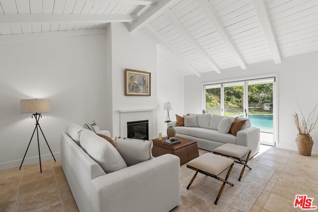 Photo - 10825 Savona Rd