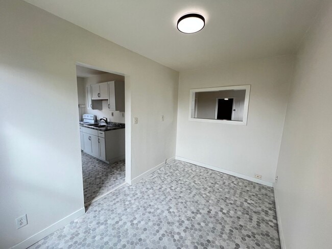 Photo - 421 Cumming Ave Unit 421 Cumming Ave - 2