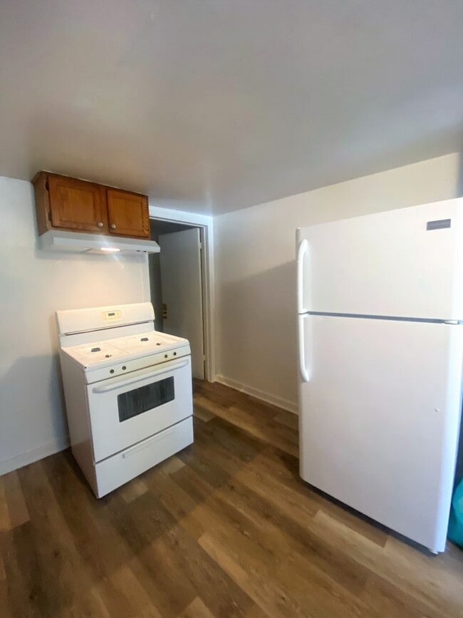 Building Photo - Chatham Unit Upper