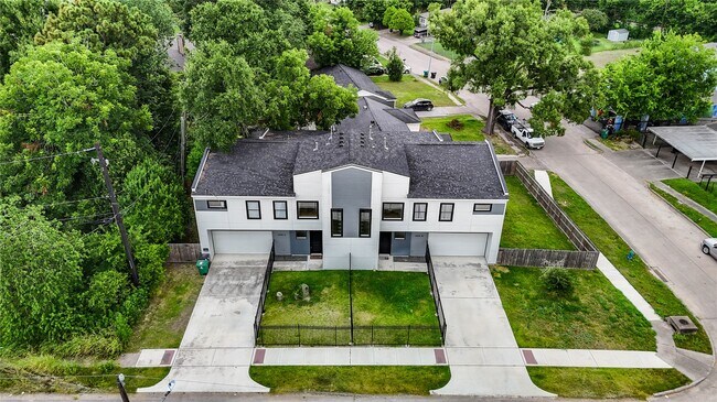 Photo - 6835 Weston St