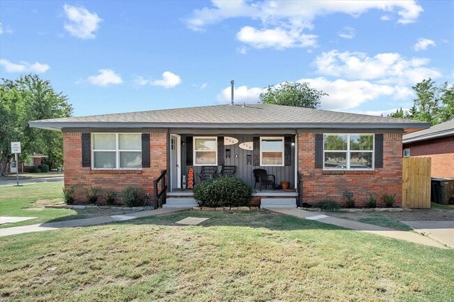 Photo - 920 E Wayne St Townhome